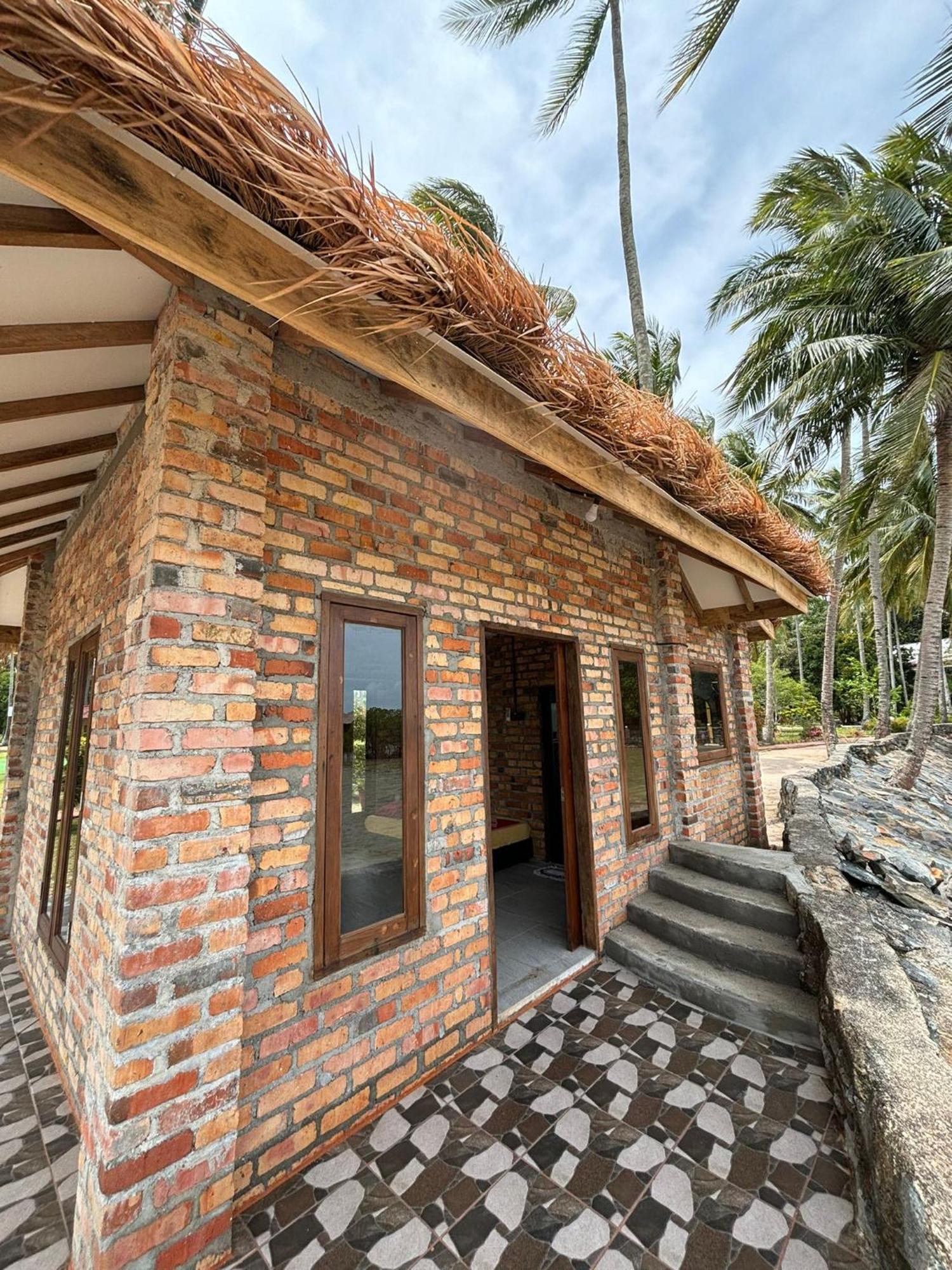 Loola Adventure Resort Teluk Bakau Eksteriør bilde